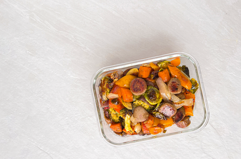 Saucisses grillées et légumes